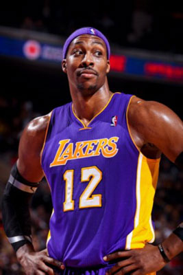 你故意的吧？范戴克防守传中时高举右手导致手球送点（被质疑故意？范戴克防守传中高举右手导致手球判点）