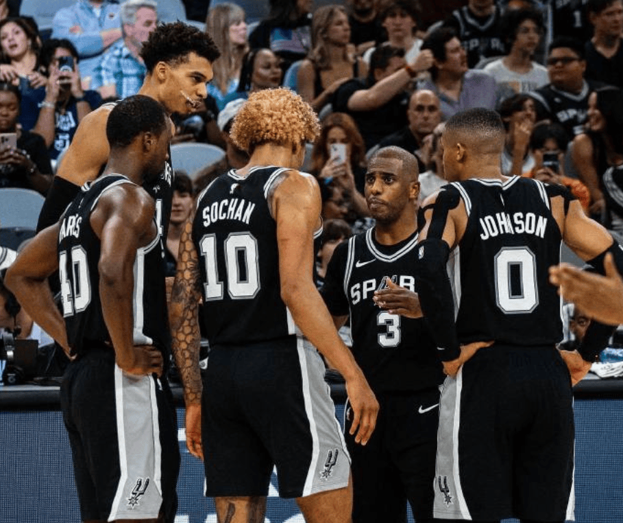 国安凯旋归来！足协杯夺冠背后的故事与战术解析（国安问鼎足协杯：夺冠幕后故事与战术解读）