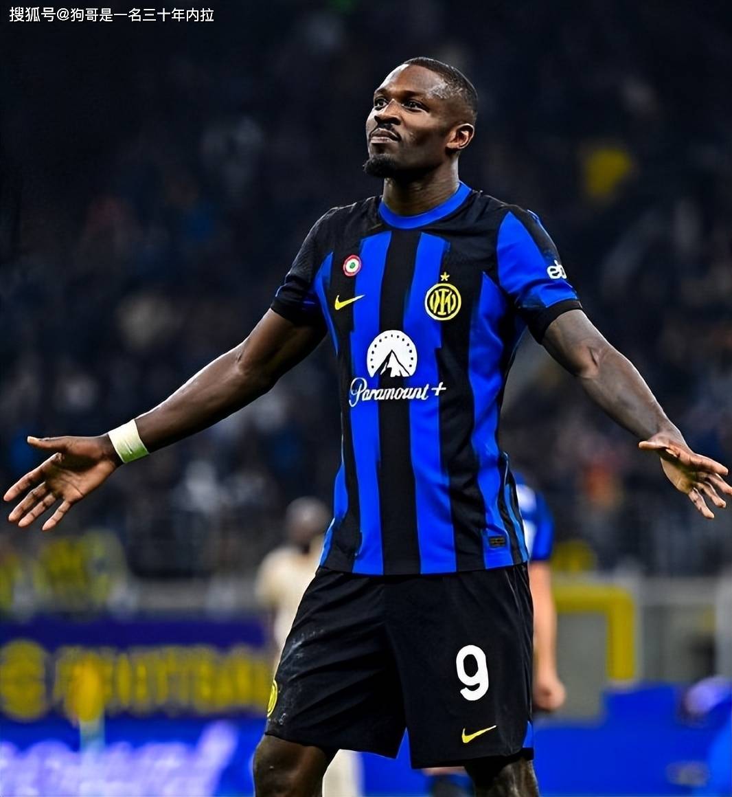 伊森勇担重任，防守东契奇，助力球队稳固防线（伊森扛起重任盯防东契奇，助球队巩固防线）