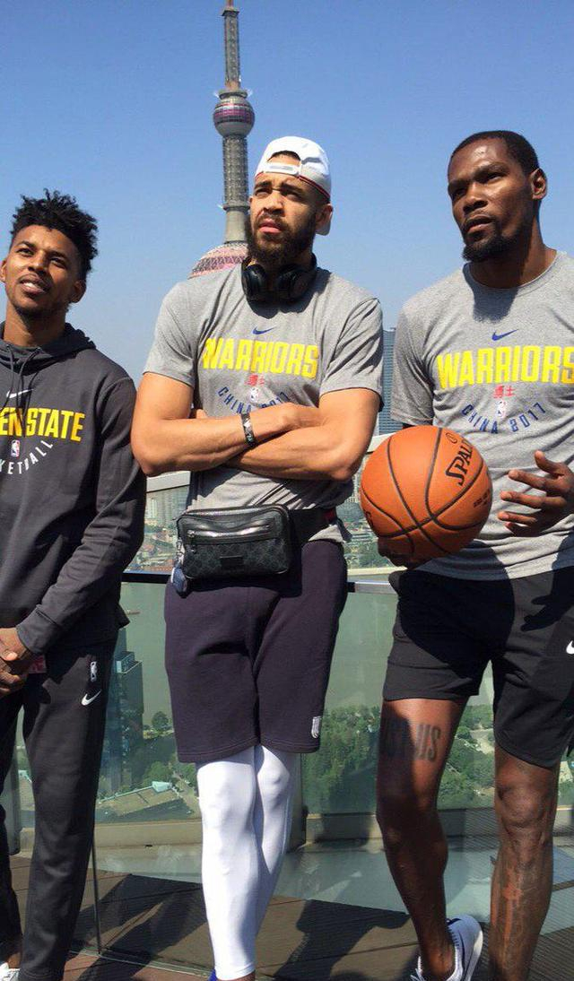 半场战报：沃尔夫斯堡1-1霍芬海姆，阿穆拉，布格尔破门（中场战报：沃尔夫斯堡1-1霍芬海姆，阿穆拉、布格尔各入一球）