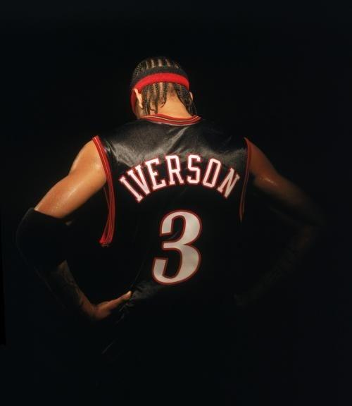 英超前瞻：切尔西vs阿森纳，榜一直面榜二展开6分大战（英超前瞻：切尔西对阵阿森纳，榜首与次席上演6分对决）