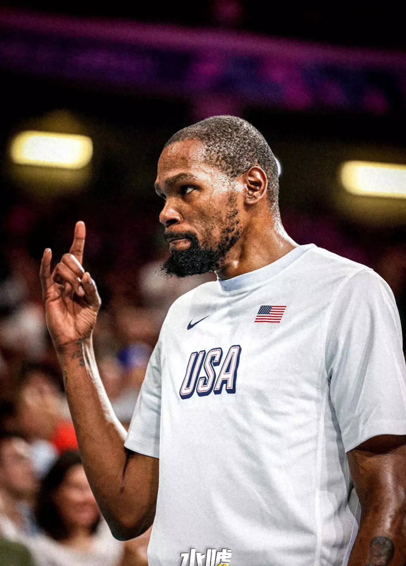 5万名民众齐聚现场，庆祝挪威队自98年以来首次晋级世界杯（5万球迷涌入现场，欢庆挪威队自1998年以来首度闯入世界杯决赛圈）