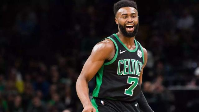 集体发威！福克斯&文班等马刺4人得分同砍20+（火力全开！福克斯与文班对飙，马刺四人同破20分）