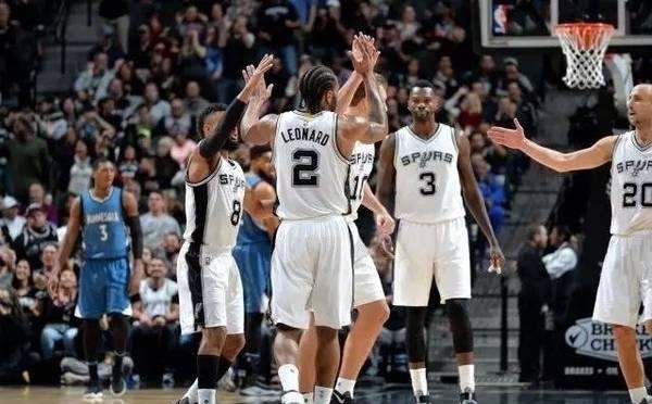 跟队：邓弗里斯很可能缺席米兰德比，奥古斯托做好顶替准备（队记：邓弗里斯恐缺席米兰德比，奥古斯托已准备顶替首发）