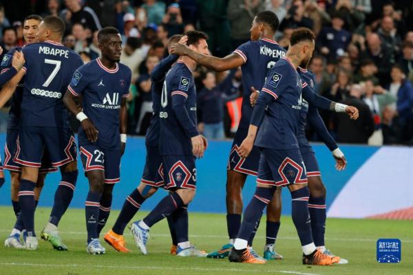 邮报：诺丁汉森林向欧足联投诉了欧联裁判的执法水平（邮报：诺丁汉森林就欧联裁判判罚水平向欧足联提出申诉）