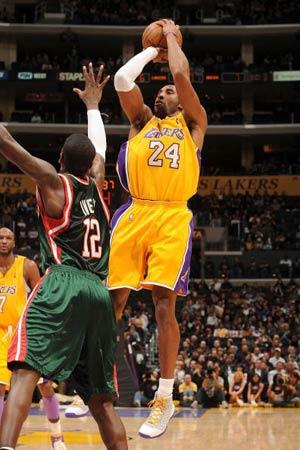 经济观察报：有关方面对国足洋帅年薪心理标准只有150万美元（经济观察报：相关方面对国足外籍主帅年薪预期仅150万美元）