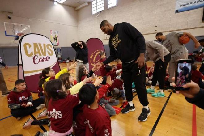 太阳89分创赛季得分新低，面对雷霆已经8连败（太阳仅得89分创本季新低，遭雷霆八连败）