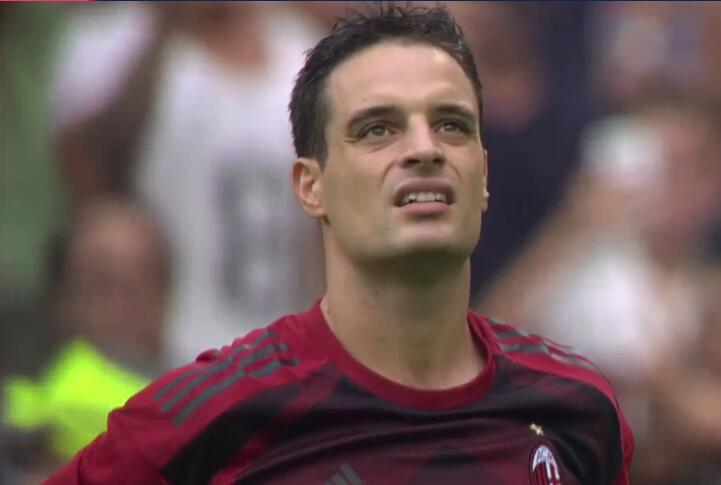 他又是最后一攻的英雄（他又一次成为决胜时刻的英雄）