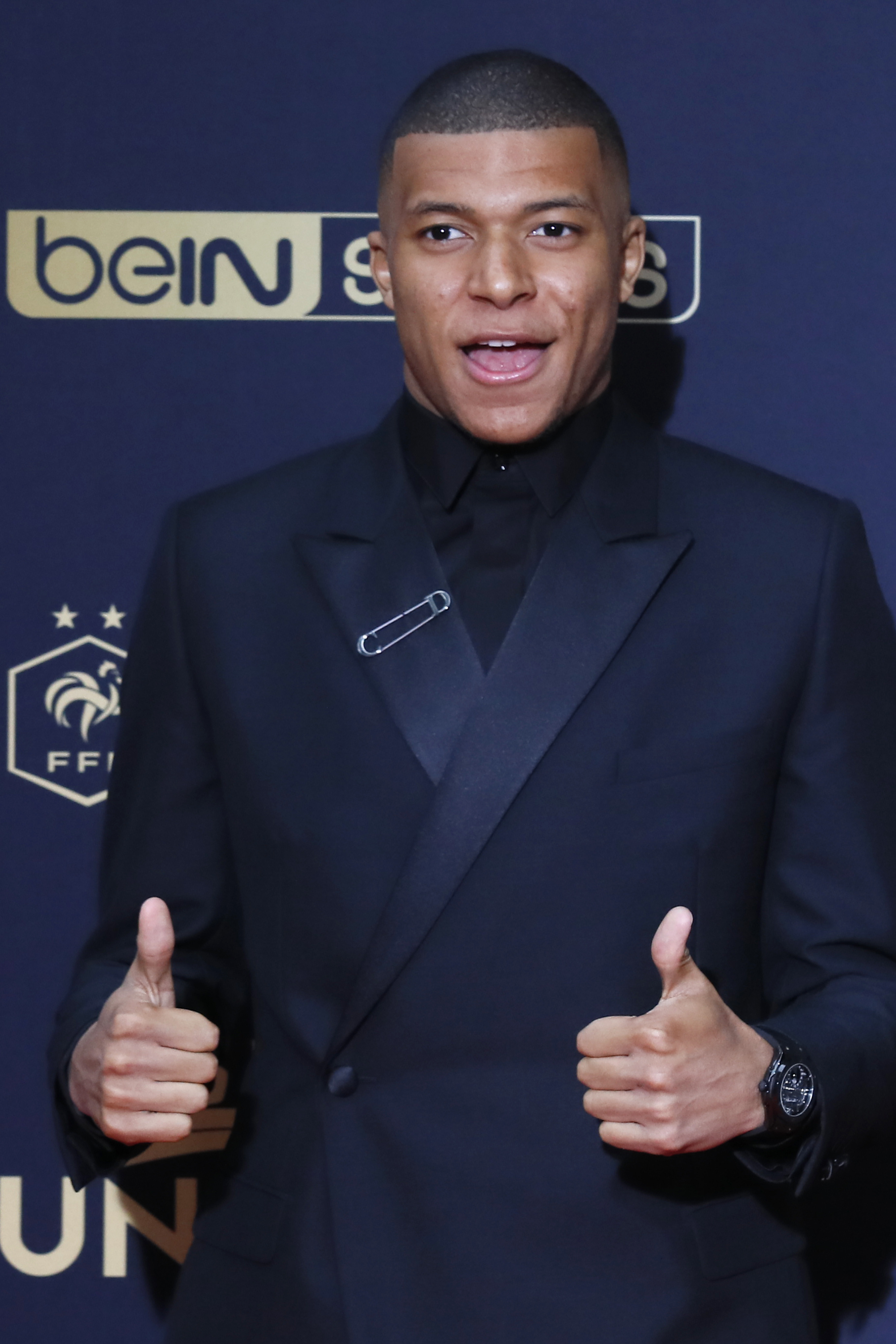 国安vs麦克阿瑟：塞尔吉尼奥、张玉宁首发，方昊、张源出战（北京国安对阵麦克阿瑟：塞尔吉尼奥、张玉宁首发，方昊与张源登场）