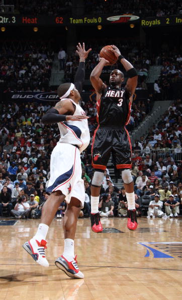 英超半场：哈兰德闪击，赖因德斯建功，曼城2-0西汉姆联（英超半场战报：哈兰德先拔头筹，赖因德斯再下一城，曼城2-0领先西汉姆联）