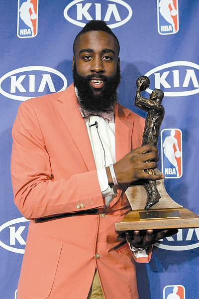 国家德比皇马2-1巴萨5分领跑 近6轮巴萨比皇马多拿9分反超4分（国家德比皇马2-1力克巴萨一度5分领跑，近6轮巴萨净胜9分已反超4分）